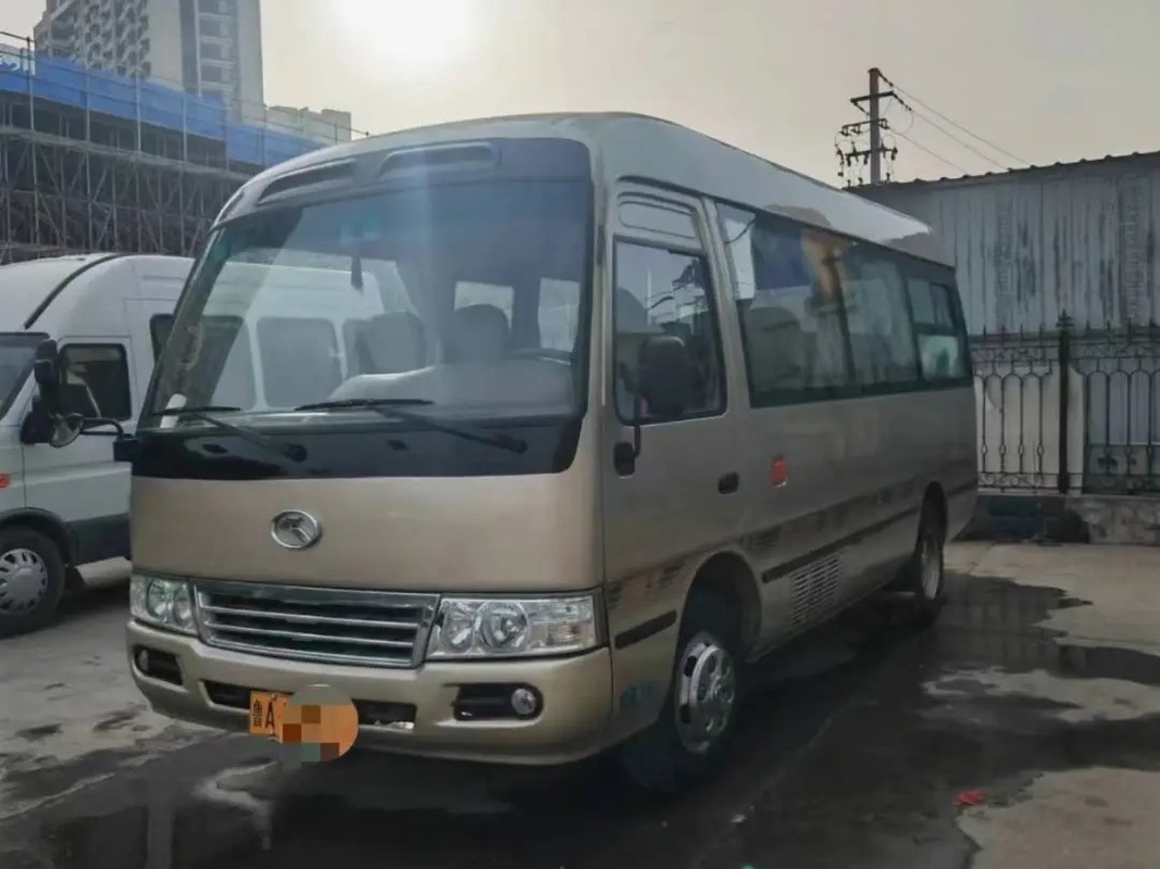 Tweede Hand 17 Seater-Minibus 19 de Externe Slingerende Deur van Zetelsfront engine used kinglong coaster XMQ6606