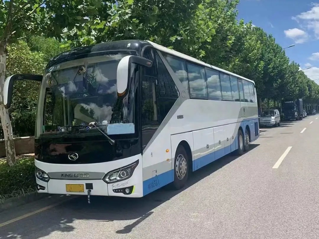 Van het de Bagagecompartiment van de tweede Handbus gebruikte de Grote Zeldzame Motor 375hp 56 Zetels a/c Kinglong-Bus XMQ6135 LHD/RHD