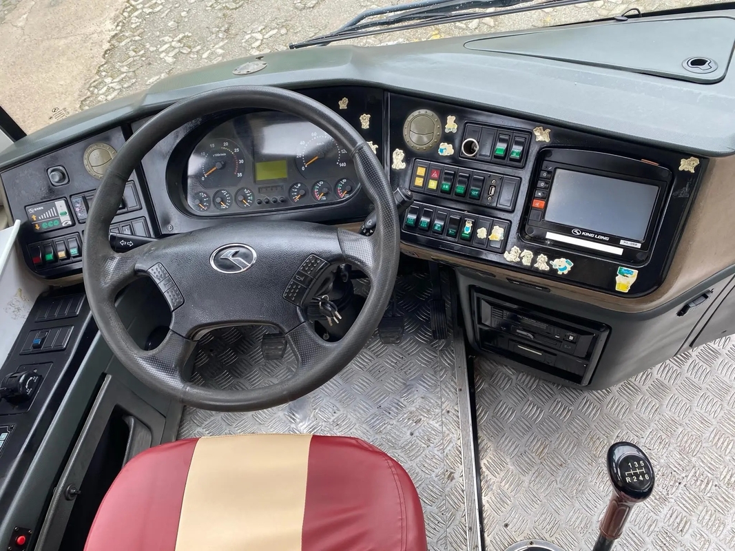 De gebruikte Luxe vervoert 51 van het de Randgewicht van de Zetels Groene Kleur 12000kg EURO IV Yuchai-de Bus XMQ6113 LHD/RHD van Motorkinglong per bus