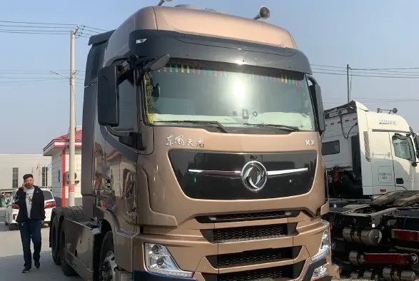 De gebruikte van de de Motor600hp tweede Hand van Cummins van Tractoraanhangwagens van de de Tractor Hoofd6×4 Aandrijving van Dongfeng Wijze LHD/RHD