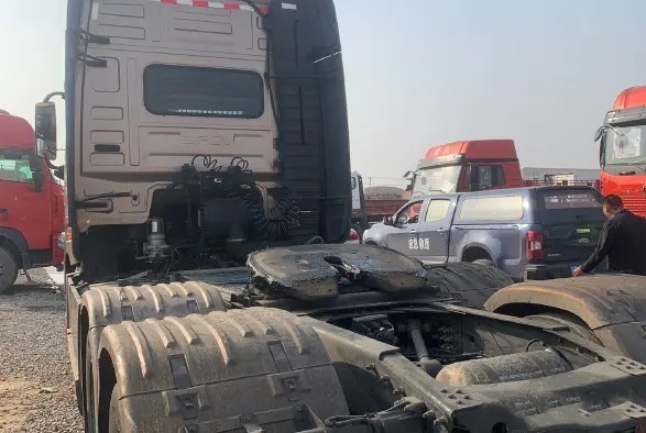 De gebruikte van de de Motor600hp tweede Hand van Cummins van Tractoraanhangwagens van de de Tractor Hoofd6×4 Aandrijving van Dongfeng Wijze LHD/RHD