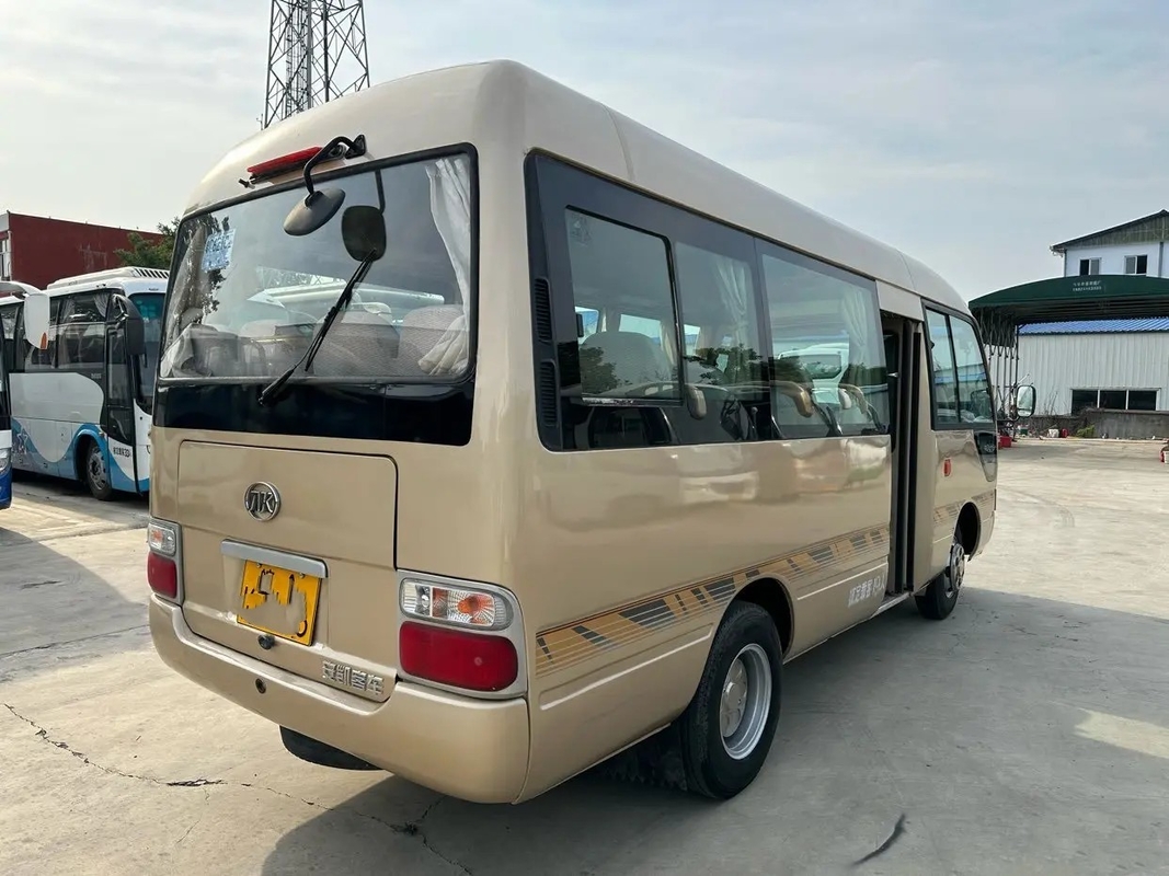 Gebruikte EURO IV 19 Zetels Champagne Color Yuchai Engine van Minibushandelaars 6 Meters die Deur Gebruikte Ankai-Bus HK6606 vouwen