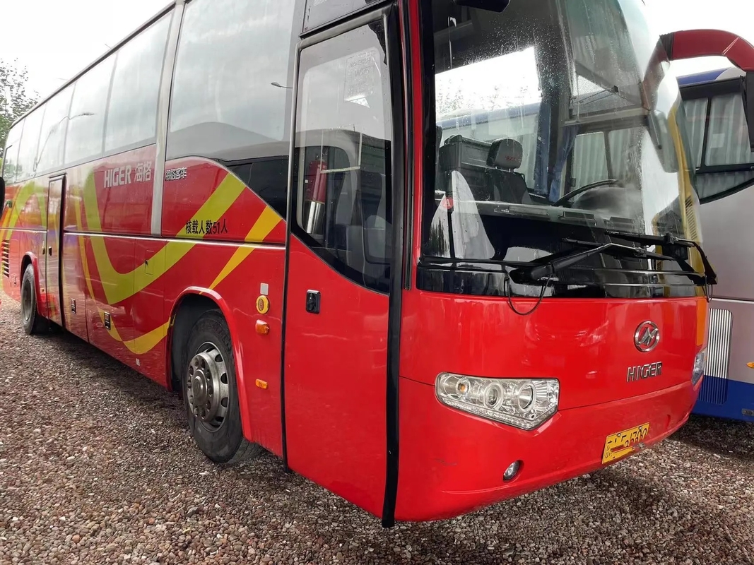 2de Handbus Middle Passenger Door 51 Zetels Rode Kleur 10,5 Meters van Yuchai Motor de Gebruikte Hogere Busklq6109