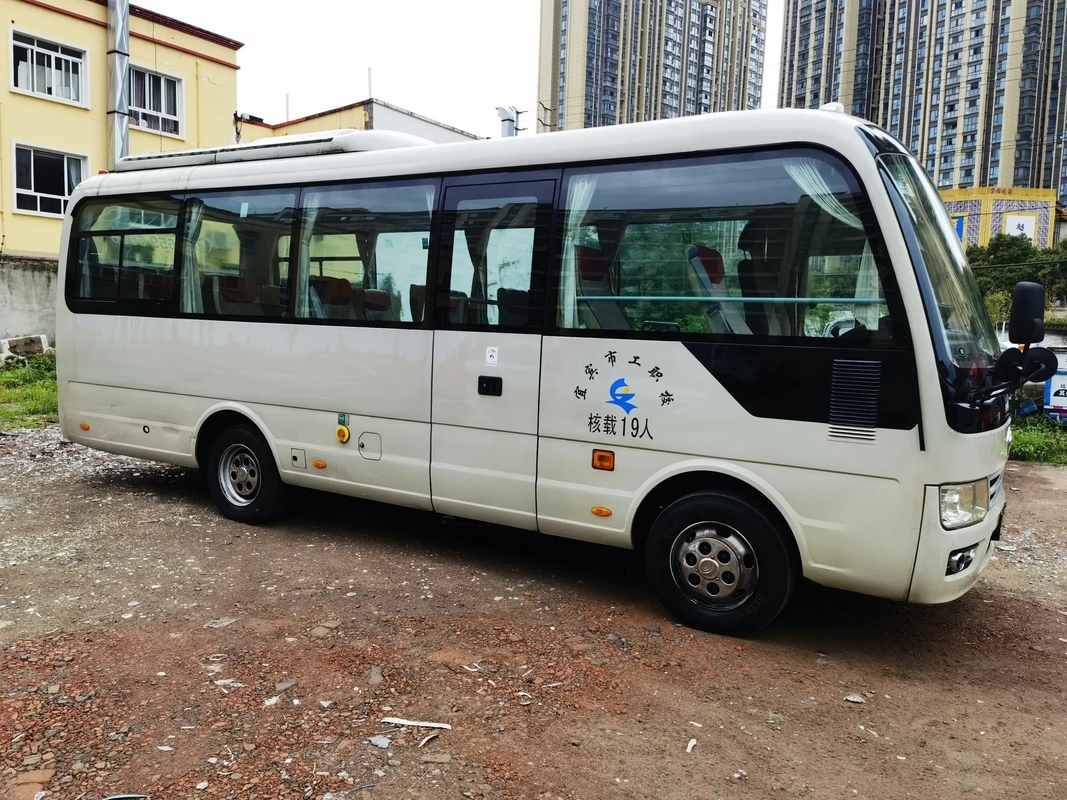 Gebruikt 16 Seater-Minibus 2016 Jaar Front Engine 19 Zetels die de Bus ZK6729D glijden van Yutong van de Vensterlhd/rhd tweede Hand