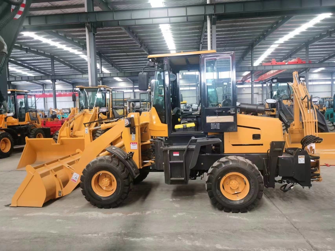 Gebruikte Commerciële Vrachtwagens 3,4 van het Randton Gewicht 2 Meters Maximum Gravende Diepte Gloednieuwe Backhoe Lader
