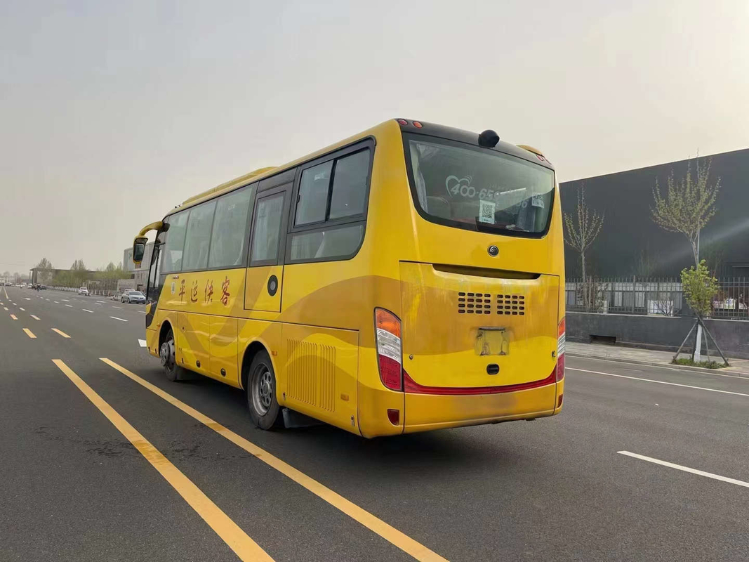 De gebruikte Motor traint van de de Passagiersdeur van Singl van het 35 Zetels 2015 Jaar Bus Over lange afstand ZK 6808 van Youngtong de Vervoer Gebruikte