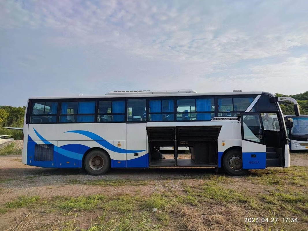 De tweede Hand vervoert en traint het Compartimenten Middendeur Zeldzaam Motor Gebruikt Gouden Dragon Bus XML6113 van de 47 Zetelsbagage per bus