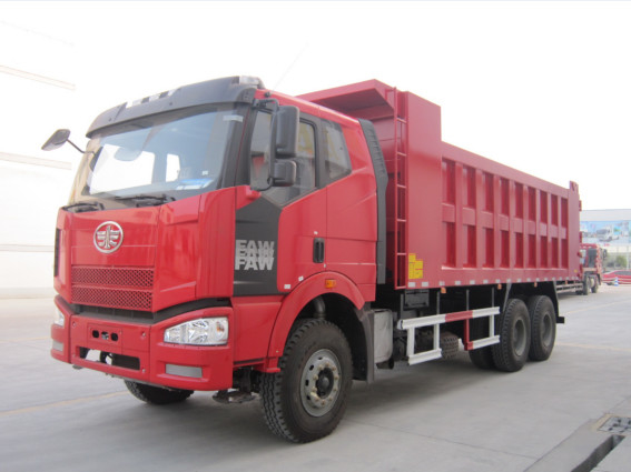 Gebruikte van de de Aandrijvingswijze van Stortplaatsvrachtwagens 6×4 Vlakke de Cabineeuro II de Cilinders FAW Tipper Truck RHD van Emissiestandard 6