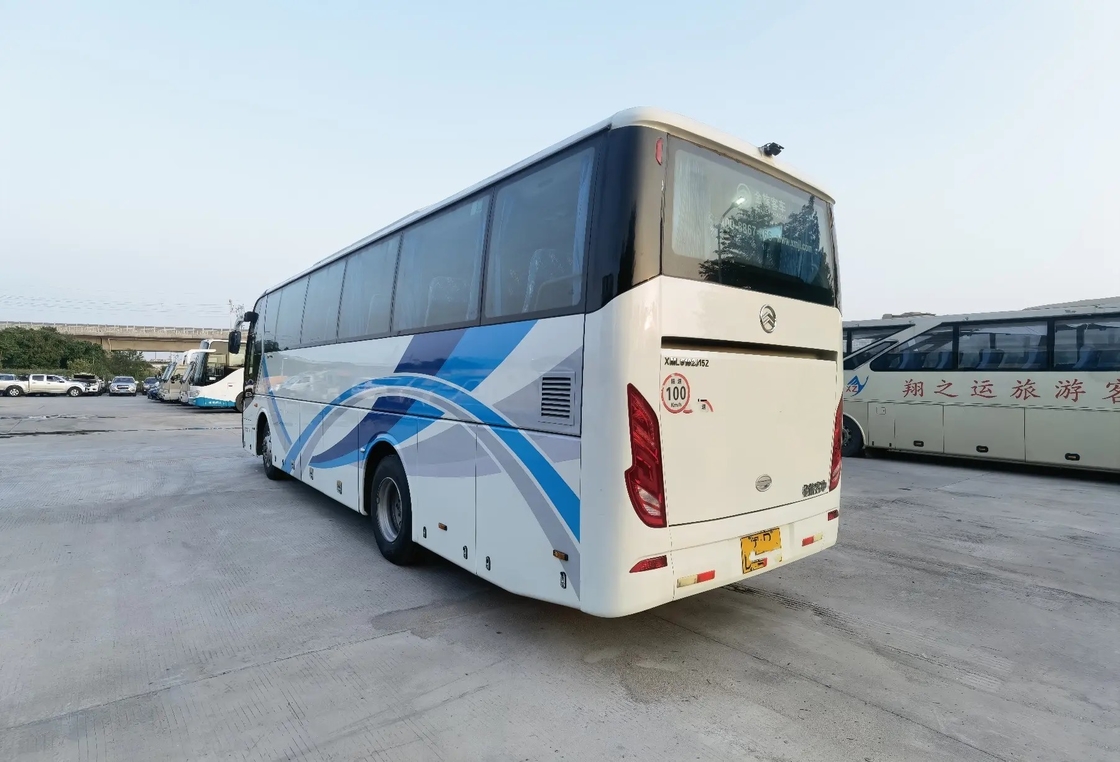 Gebruikte van de het Jaar Middenpassagier van de Reisbus 2017 Deur 47 Zetels die de Motor Gouden Draak XML6102 verzegelen van Vensteryuchai