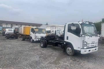 De gebruikte Lading van Lichte Vrachtwagensisuzu lorry truck multi leaf springs 10 Ton de Linker van de Aandrijvings Lichte Lading Vrachtwagen