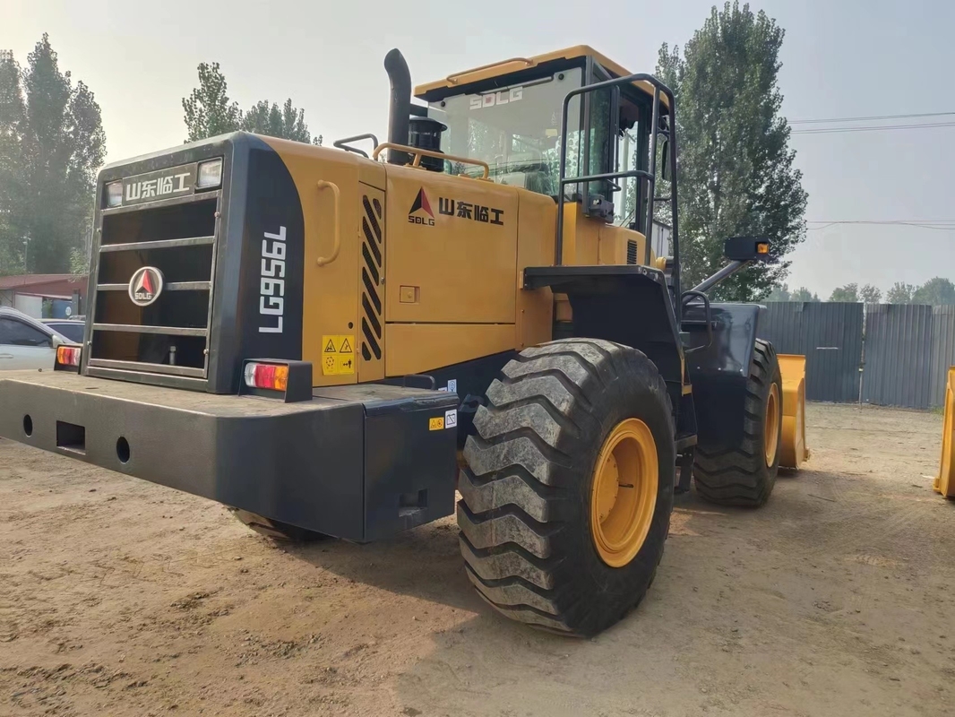 De gebruikte Diesel Vrachtwagens schatten Ladingsgewicht 5-6 Ton van de de Ladersemmer van het Tweede Handsdlg Wiel de Capaciteits3m ³