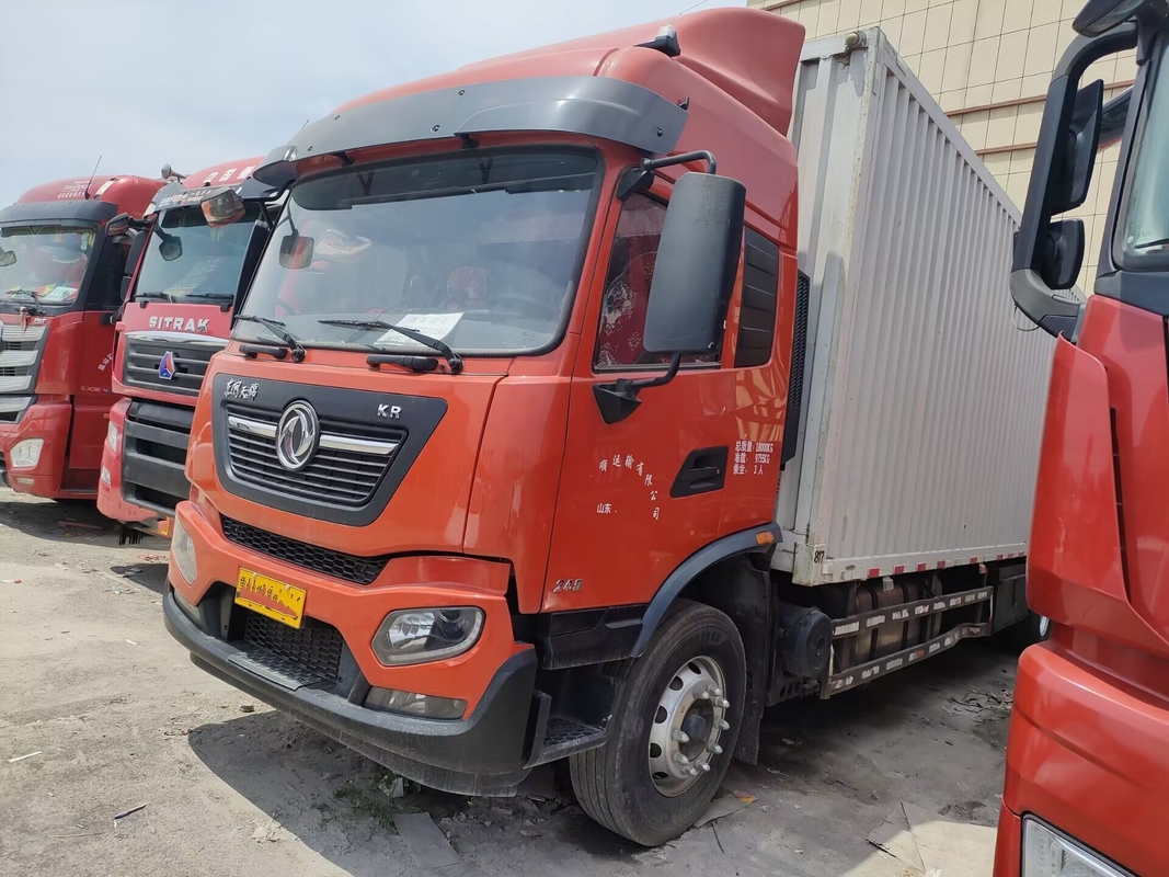 De gebruikte Motor van Cummins van Ladingsvrachtwagens de Snelle Versnellingsbak van 245 PK 10 Meters snakt Hoge Dakcabine Dongfeng Van Truck