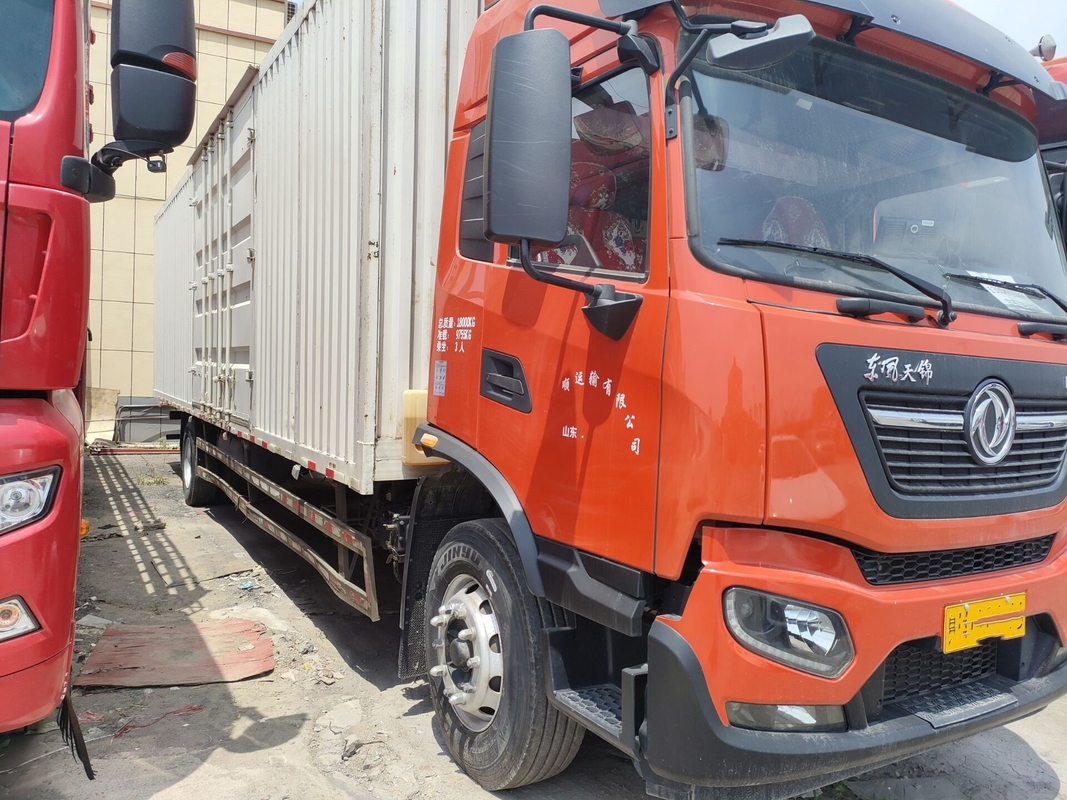 De gebruikte Motor van Cummins van Ladingsvrachtwagens de Snelle Versnellingsbak van 245 PK 10 Meters snakt Hoge Dakcabine Dongfeng Van Truck