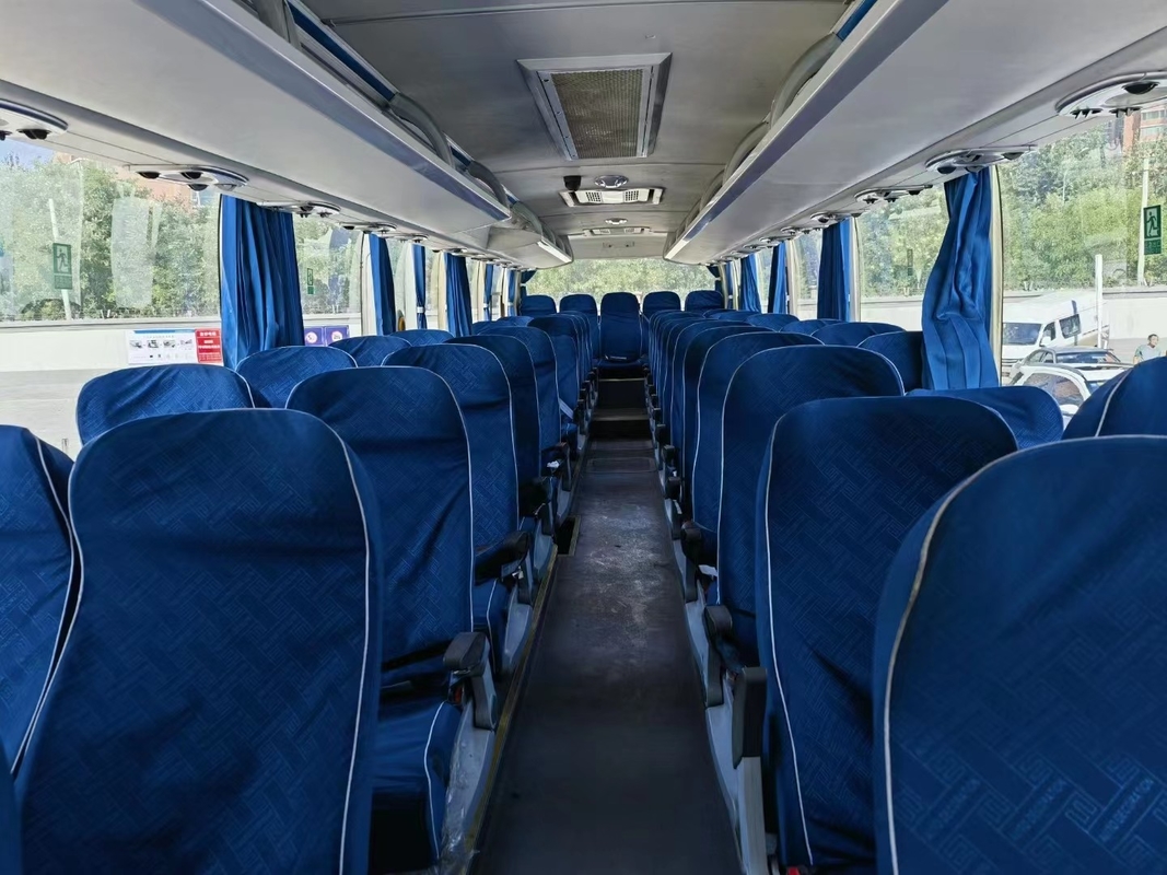 Jonge Witte Kleur 53 van Tong Bus ZK6112 Zetels 12 Meters snakt Weichai-2de de Handbus Bus van de Motor336hp Airconditioner