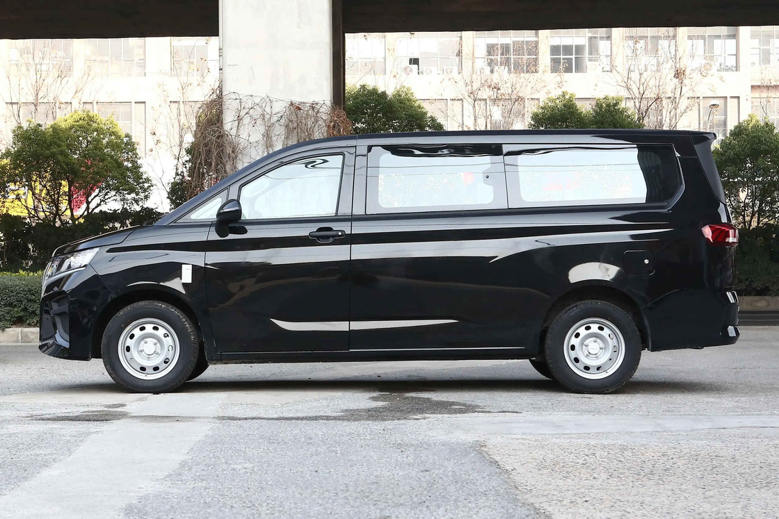 Gebruikte 9 zitplaatsen minibus BAW M7 Olie motor 7/9 zitplaatsen airconditioner Chinese merk