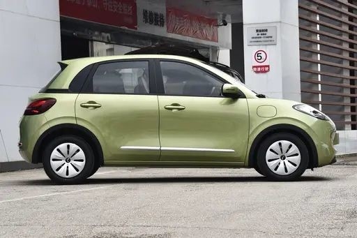 Gebruikte nieuwe energievoertuigen Wuling Bingo 333KM 2023 Model Aurora Groen Kleur