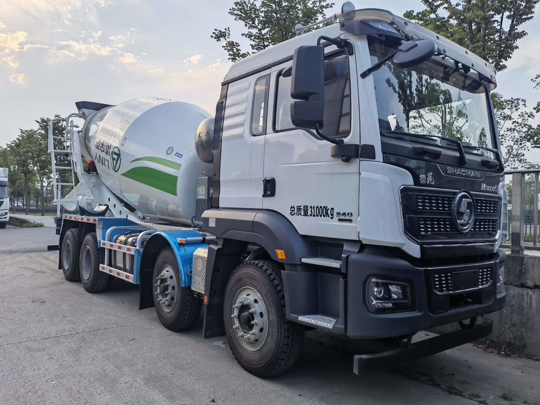 Gebruikte zware vrachtwagens 8*4 aandrijflijn Shacman Betonmixer Truck 12 kubiek