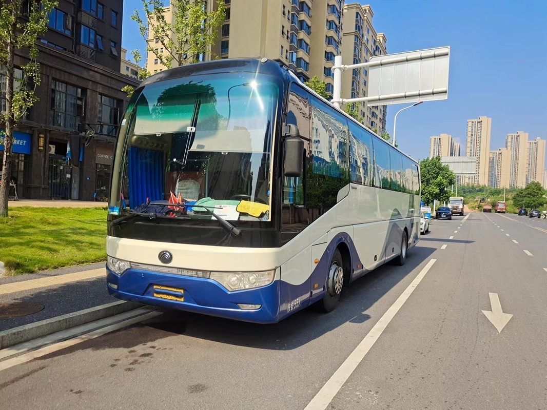 Tweedehands Coach Leaf Spring 55 zitplaatsen Weichai Motor 2013 Jaar LHD/RHD Twee deuren