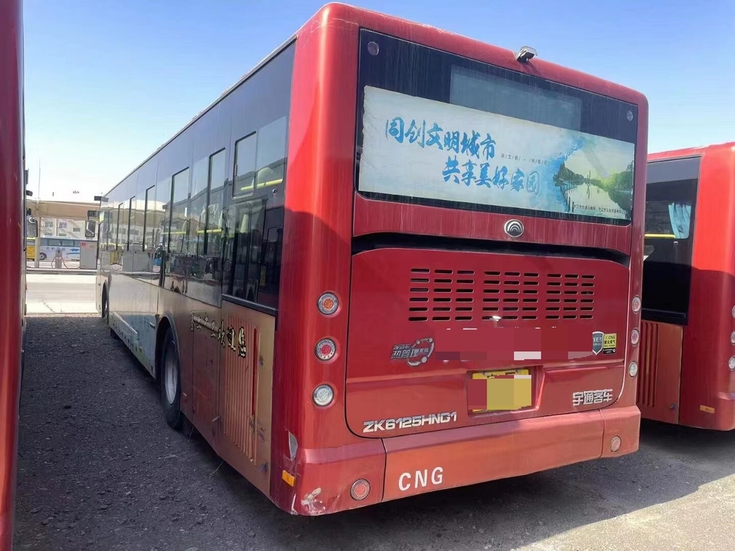 49 zitplaatsen Gebruikte stadsbus 100 passagiers Yutong Zk6125 Cng Motor Dubbele deuren