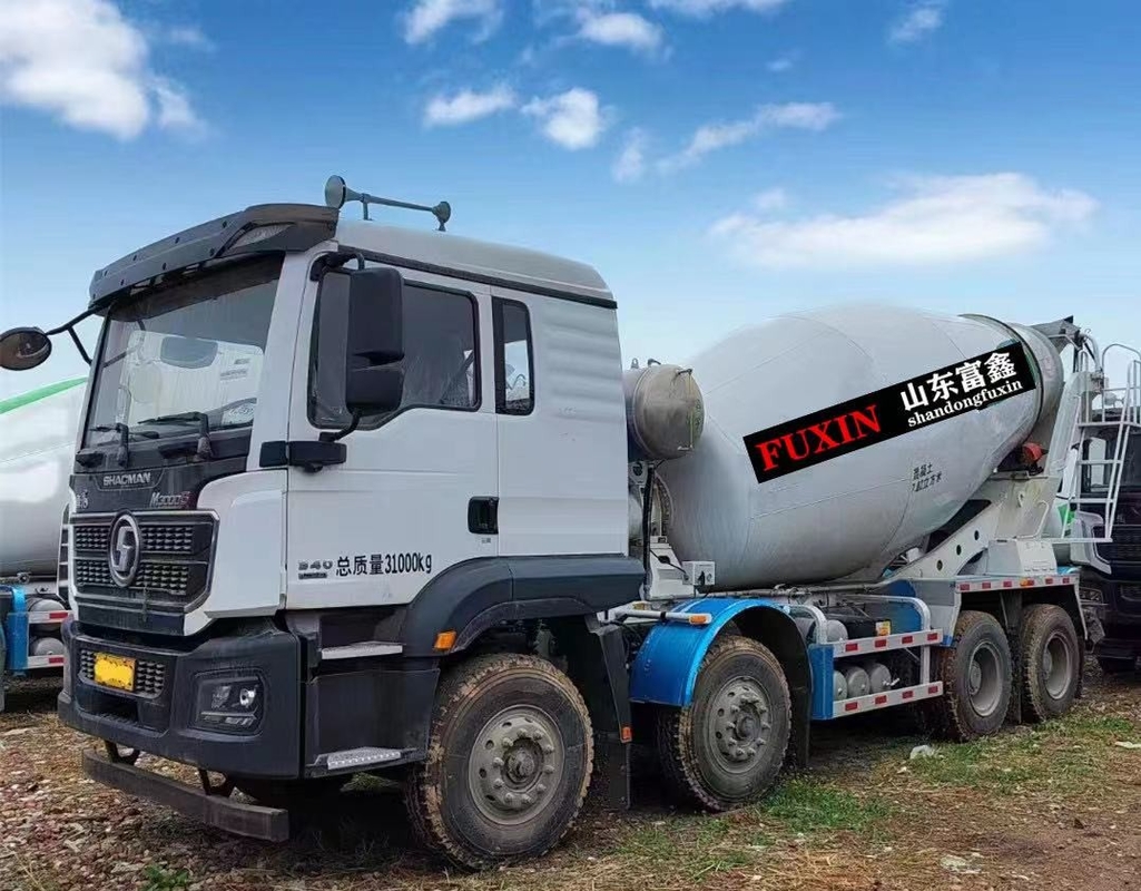 Shacman Gebruikte cementtruck 8*4 Rijmodus 12 kubieke euro 5 plat dak
