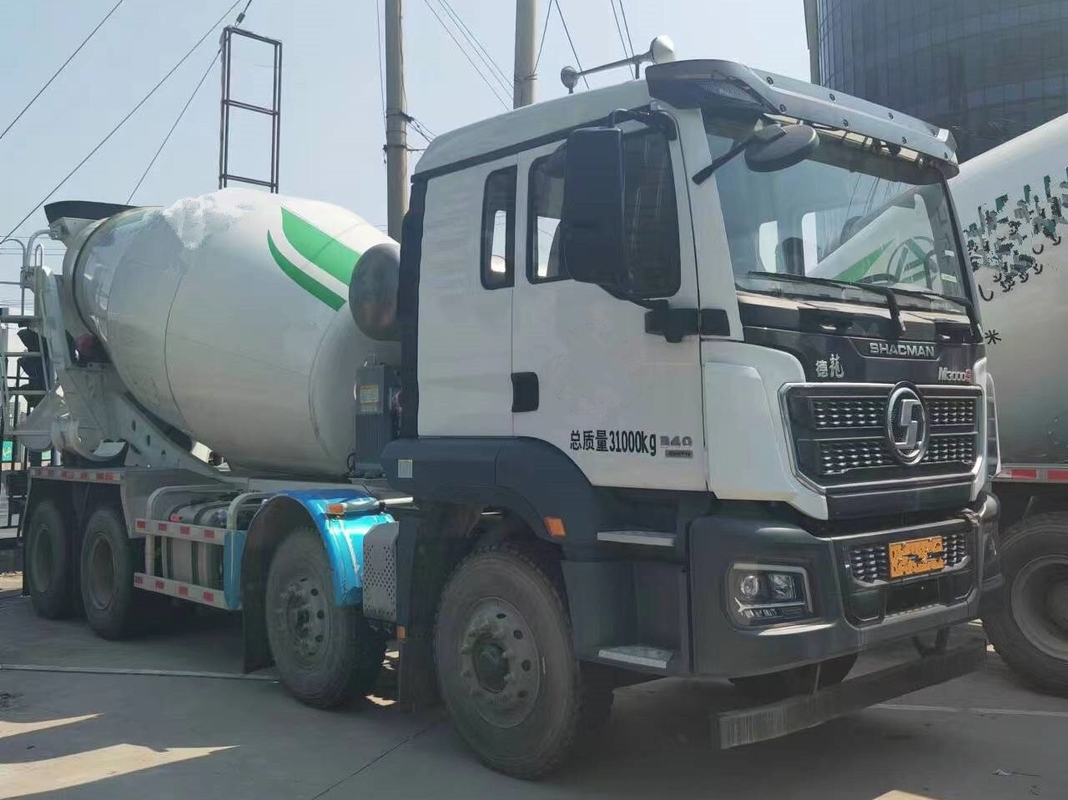 Shacman Gebruikte cementtruck 8*4 Rijmodus 12 kubieke euro 5 plat dak