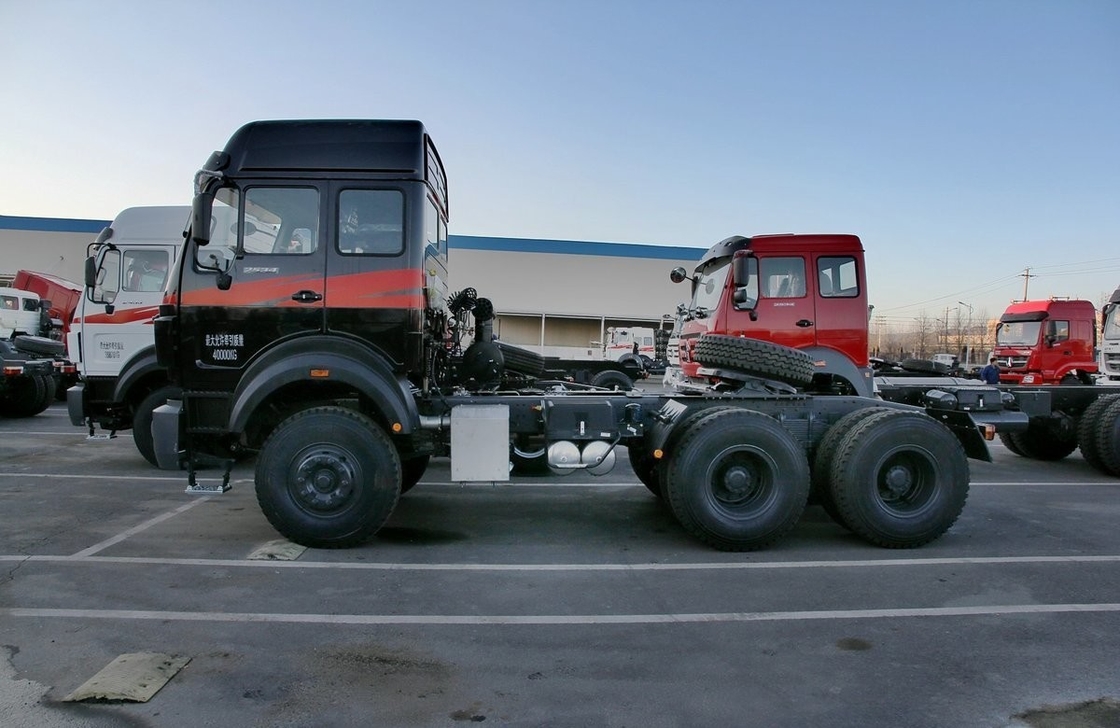 6x4 Gebruikte tractor Truck Beiben Tractor Head 336hp Hoog dak LHD / RHD