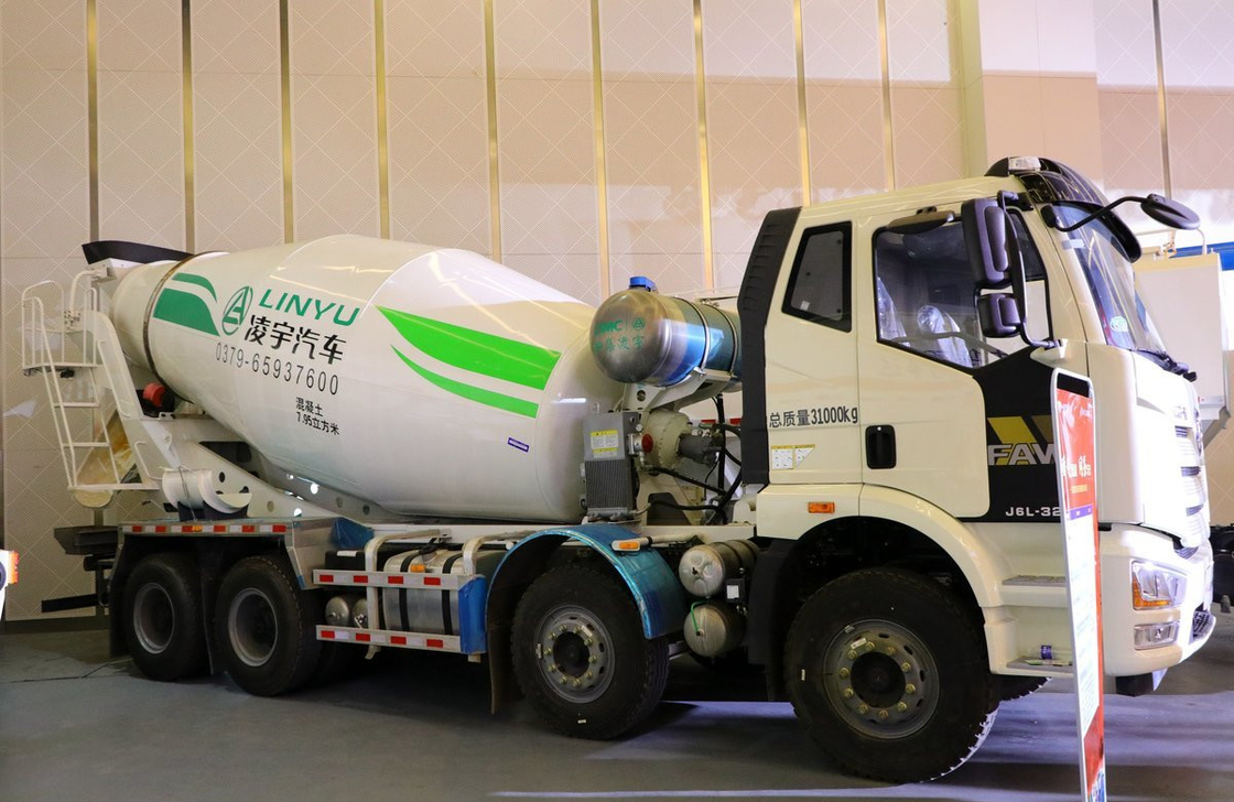 Truck Mixing Concrete FAW J6L Model 8*4 Drive Mode 8 Cubic Tanker 320 pk 4 Assen