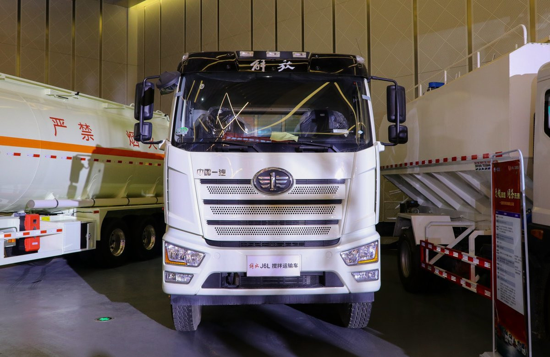 Truck Mixing Concrete FAW J6L Model 8*4 Drive Mode 8 Cubic Tanker 320 pk 4 Assen