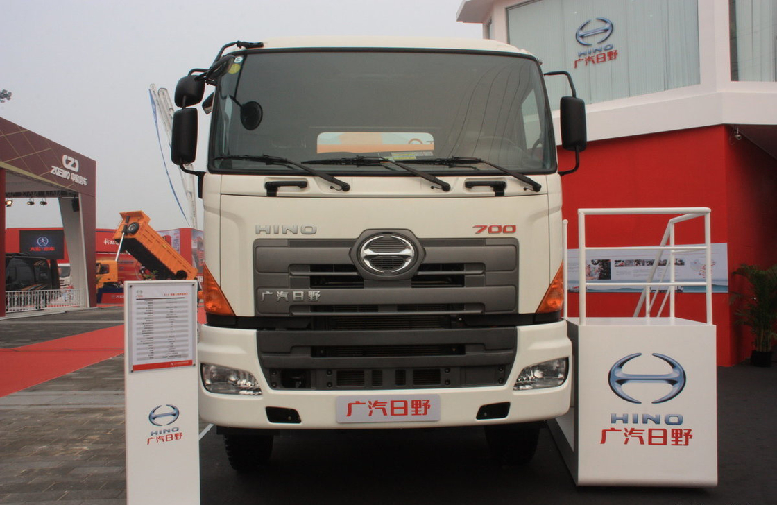 Trucks Betonmixer 350 pk Zoomlion Tanker 8*4 Hino Mixing Euro 3 Gebruik in Afrika