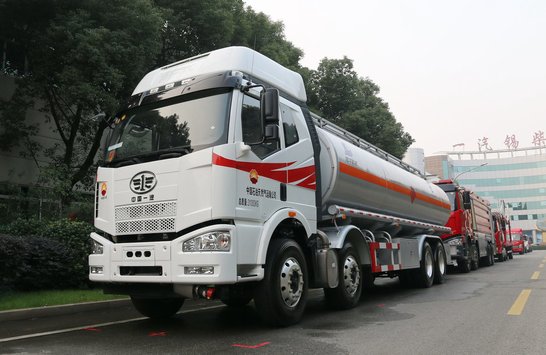 FAW 8*4 Tankwagen JM6 Gebruikte olieopslagtanks 31,5 kubieke 280 pk LHD