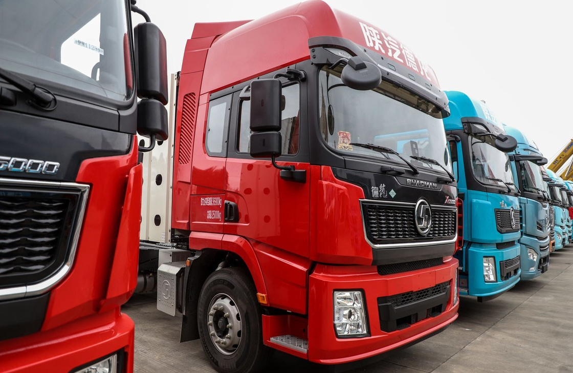 Shacman Truck 6x4 Tractor Head X5000 Model CNG Motor 530hp Double-Decker Sleeper