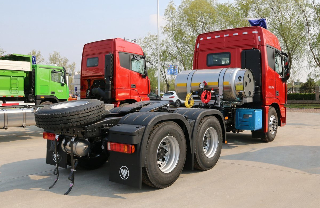 Gebruikte tractor Truck hoofd LNG motor Foton EST 460 pk snel 12 versnellingen trekken 40 ton