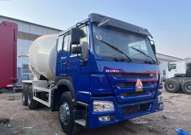 Laagste prijs mengmachine 10 wielen HOWO 6X4 8cbm 9cbm 371HP Betonmixer Truck
