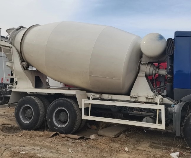 Laagste prijs mengmachine 10 wielen HOWO 6X4 8cbm 9cbm 371HP Betonmixer Truck
