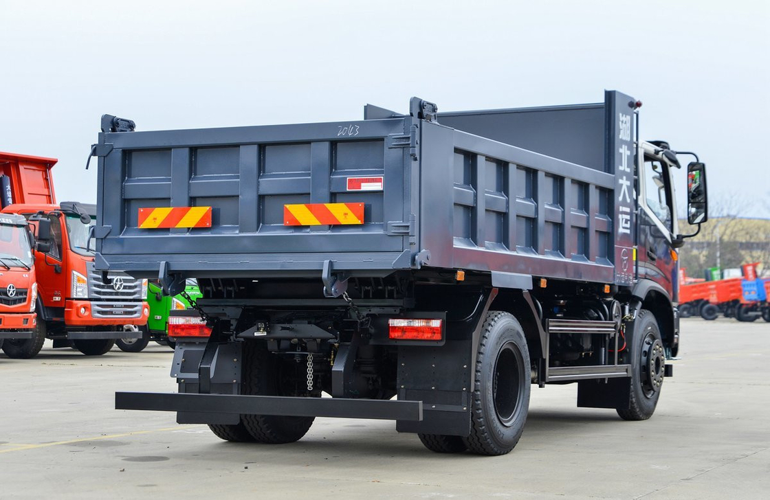Dump Truck te koop Yuchai Motor 180 pk Dayun 4 * 2 Tipper 6 banden Standaard cabine