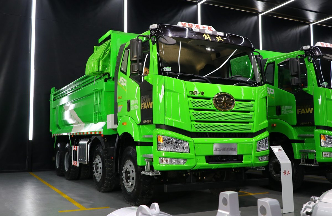 Gebruikte vrachtwagens Tippers te koop 12 banden FAW J6P Dump Truck CNG 460 pk Flat Roof Cab