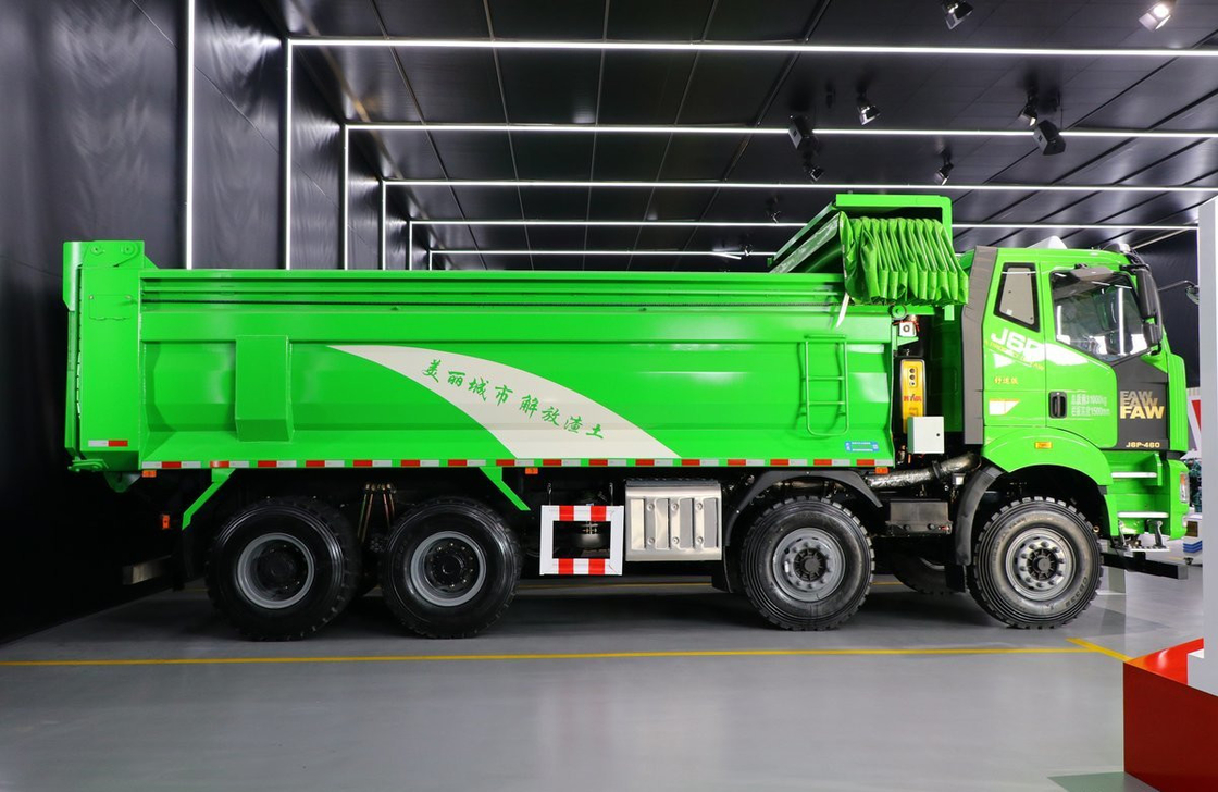 Gebruikte vrachtwagens Tippers te koop 12 banden FAW J6P Dump Truck CNG 460 pk Flat Roof Cab