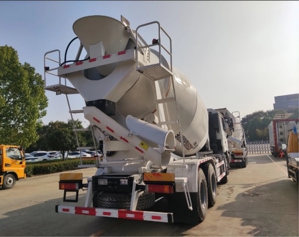 nieuwe en gebruikte cement Truck gemonteerde betonmixer pomp 16cbm Trucks te koop
