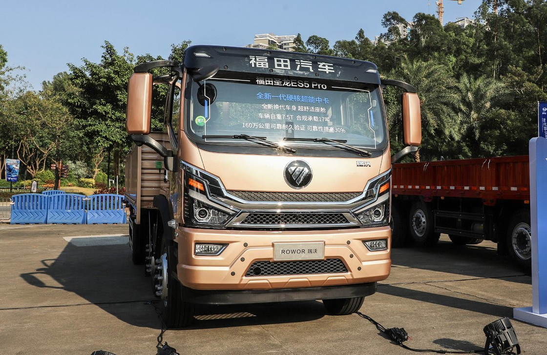 Gebruikte Chinese vrachtwagens Foton Truck Goudkleur 6*2 Flat Box Laad 18 ton