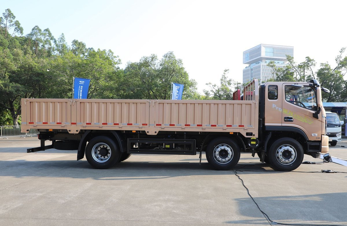 Gebruikte Chinese vrachtwagens Foton Truck Goudkleur 6*2 Flat Box Laad 18 ton