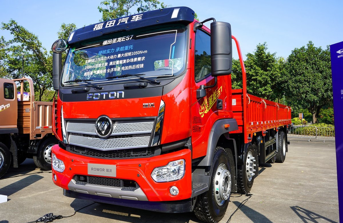 Gebruikte Sino Cargo Truck Yuchai Motor 270 pk 8 * 2 Drive Mode 2 zitplaatsen Single Sleeper