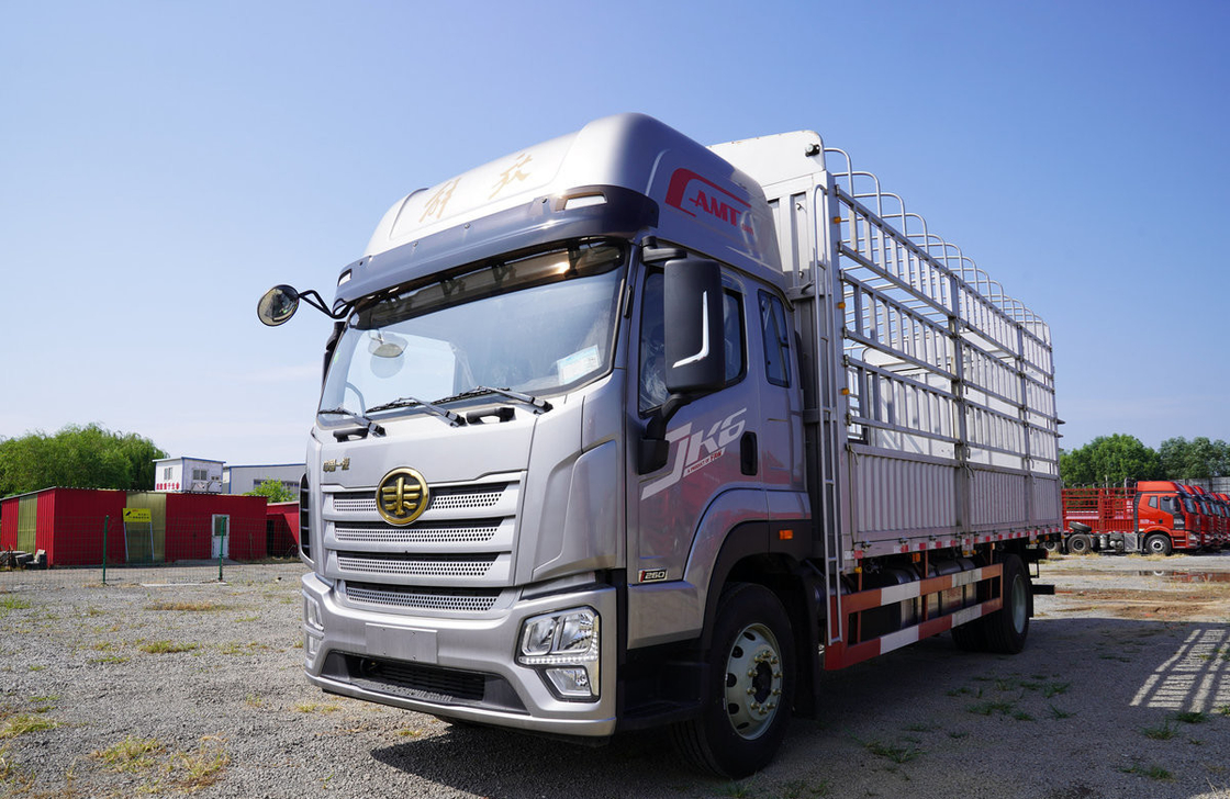 Gebruikte lichte vrachtwagen snelle versnellingsbak AMT 4*2 aandrijflijn hekbak hoge dakcabine