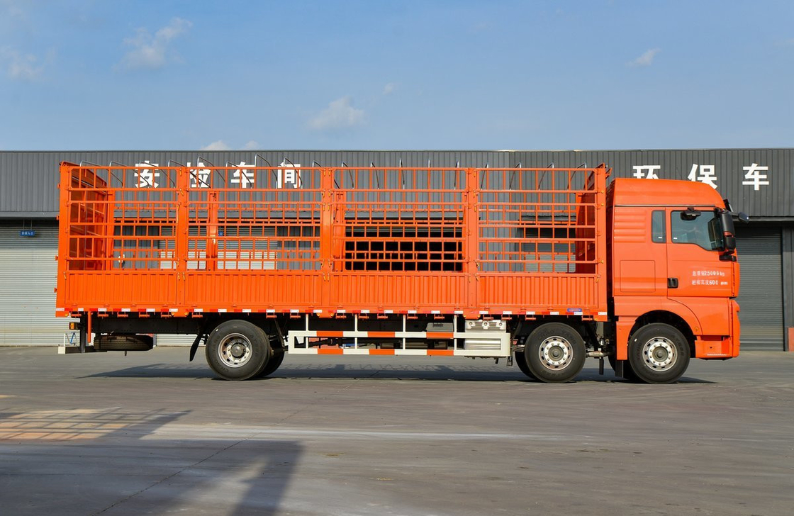 Gebruikte Howo Cargo Truck SITRAK G7 Model 6*2 Truck Truck Leaf Spring 8,6 meter lange doos