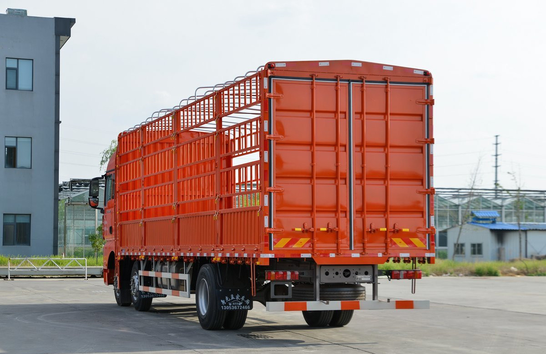 Gebruikte Howo Cargo Truck SITRAK G7 Model 6*2 Truck Truck Leaf Spring 8,6 meter lange doos