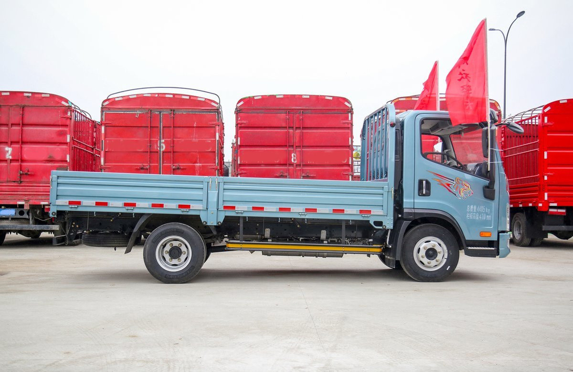 Kleine gebruikte vrachtwagen FAW eenpersoonscabine 2 zitplaatsen Flat Box Loading 2 ton Fast Gearbox