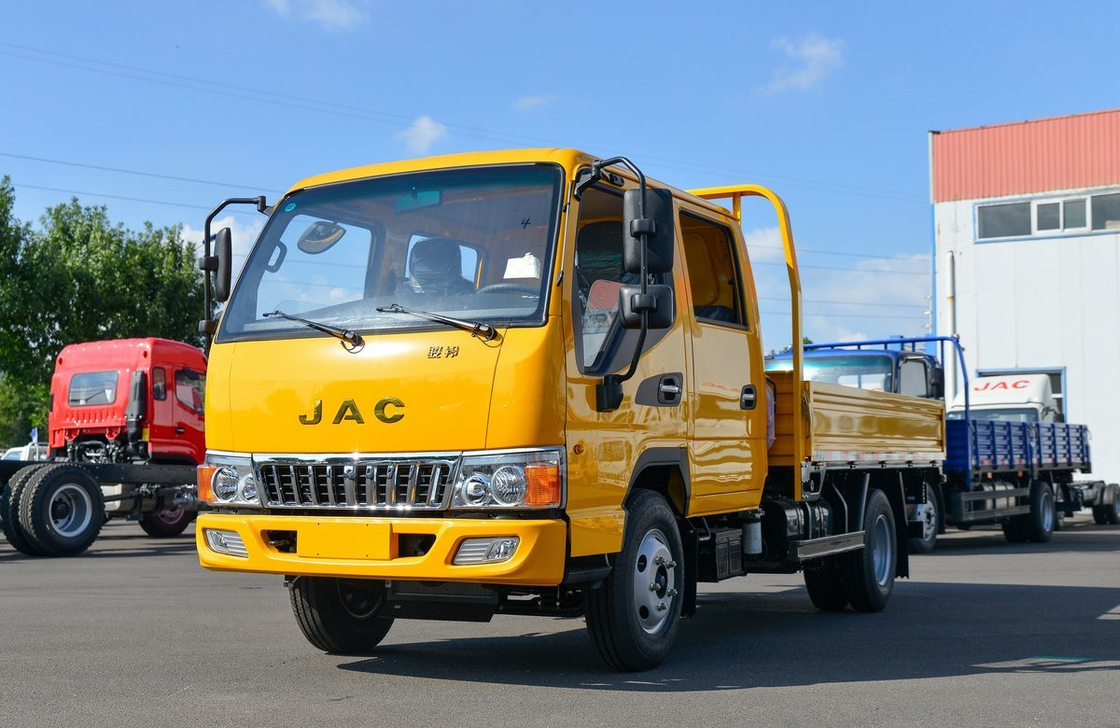 Gebruikte mini vrachtwagen dubbele cabine 2+3 zitplaatsen 100km/h snelheid JAC Flat Box Truck