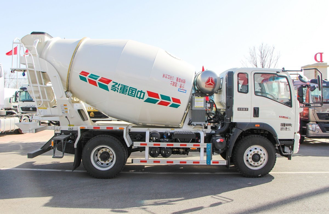 Concrete Mini Truck Mixer HOWO 4×2 Weichai Motor 220 pk 4 kubieke enkele as 6 banden