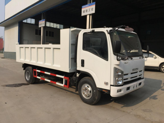 Gebruikte tipper trucks 4 * 2 laden 10 ton 5,2 meter lang doos 9 kubieke Isuzu dumper nieuw