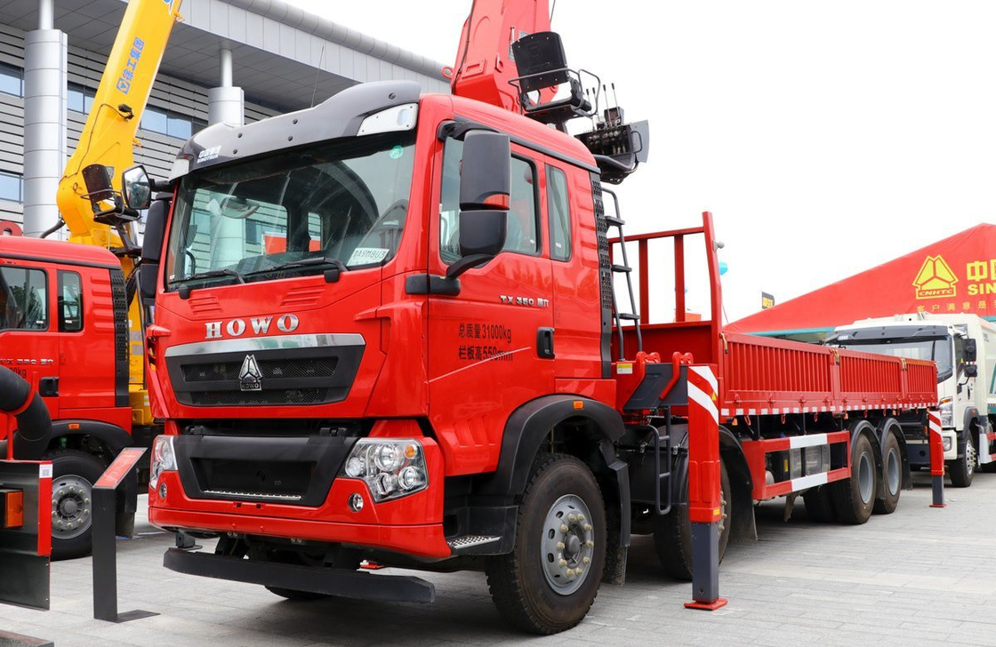 8x4 vrachtwagen kraan gemonteerd Chinese merk Howo 350 pk Weichai motor XCMG Arm Strong Power