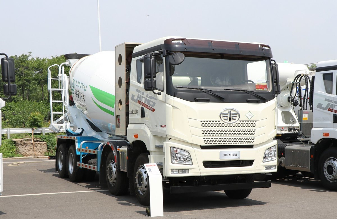 10m3 Betonmixer Truck Jiefang 8×4 Mixer CNG-motor 410 pk Zes cilinders Flat cabin